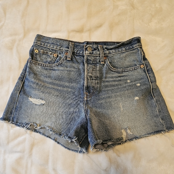 Levi’s Shorts High Rise Distressed Sz 27 Run Small Medium Wash - Picture 3 of 8